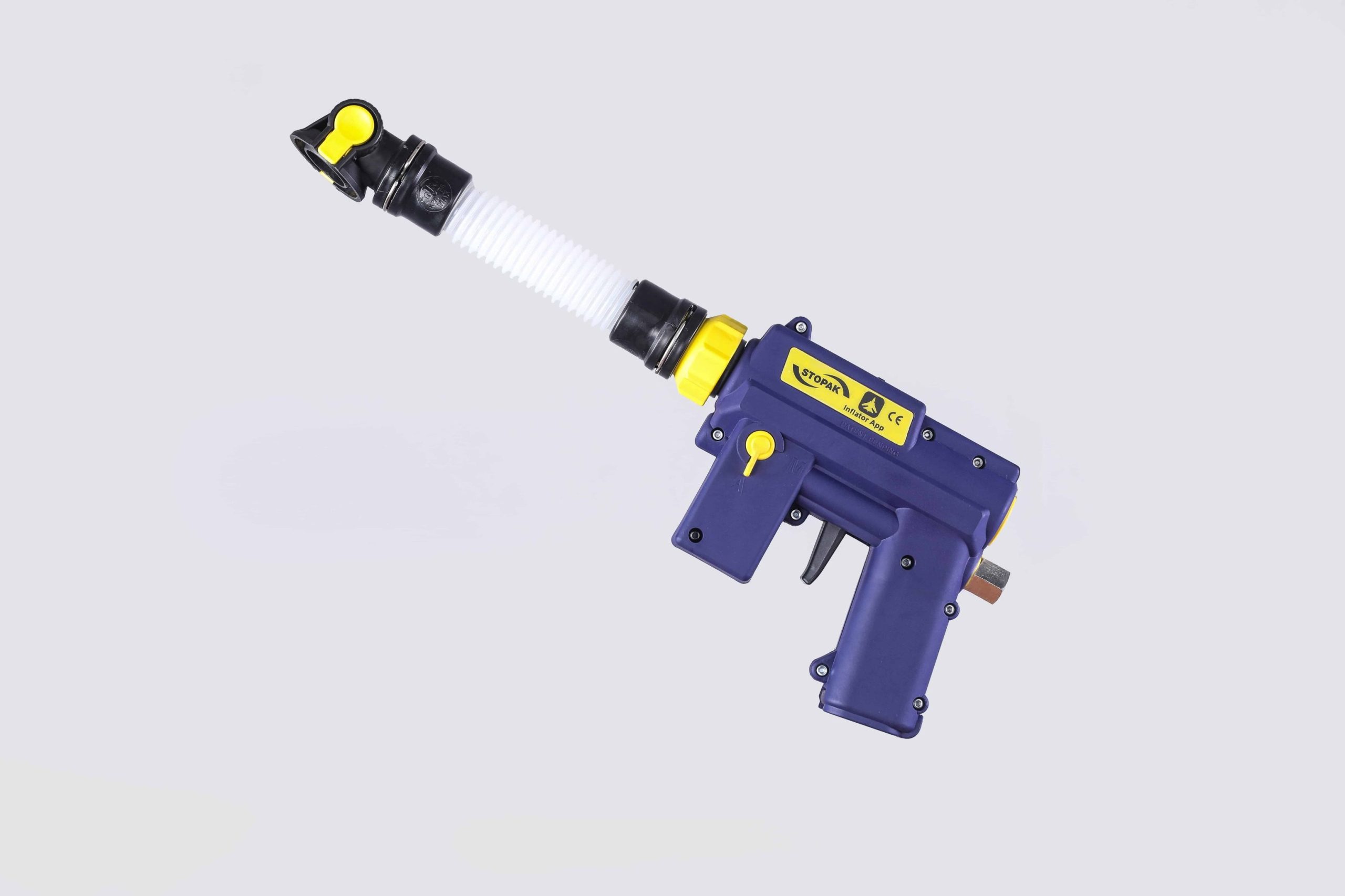 Automatic shutoff inflator for dunnage bags